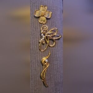Set of 3 vintage goldtone Brooches/Pins Flower, Butterfly, Goldtone Faux Pearl